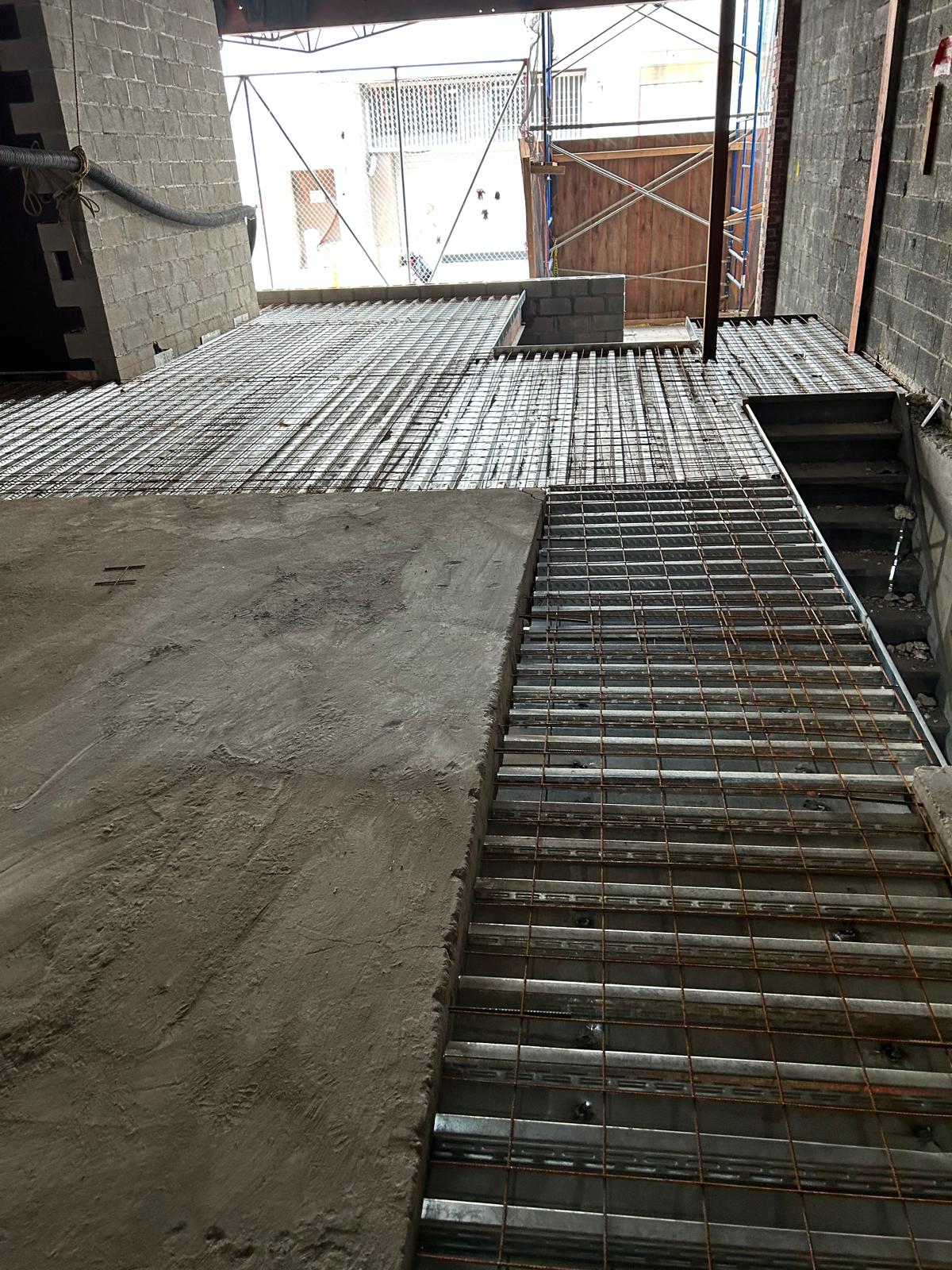 CONCRETE SLAB OVER METAL DECK